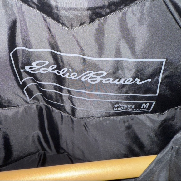 Eddie Bauer 650 puffer jacket NWT in Black Size: M - Picture 3 of 4